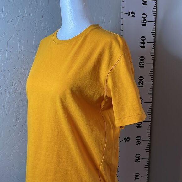 UNIQLO golden yellow short sleeve crewneck T-shirt slight stretch size medium - Picture 3 of 8
